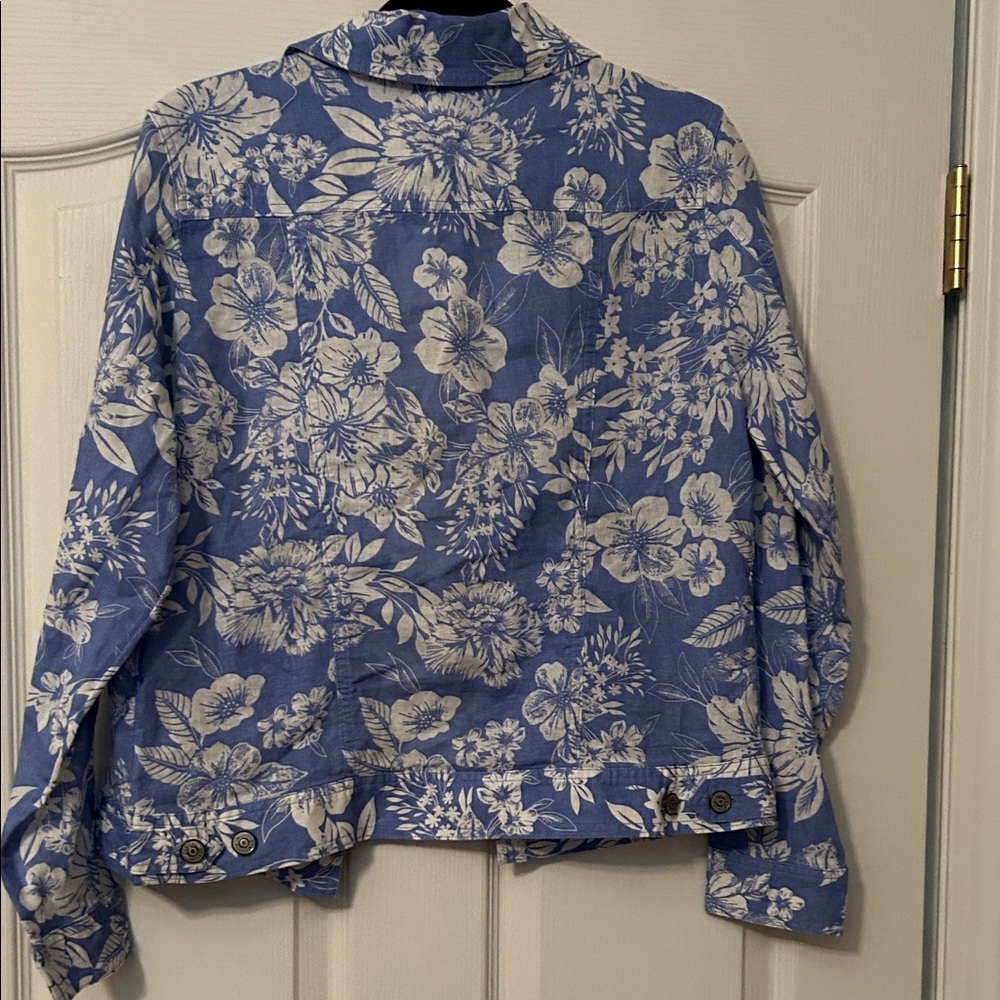C&C California Blue and White Floral Jean Jacket - Picture 3 of 3
